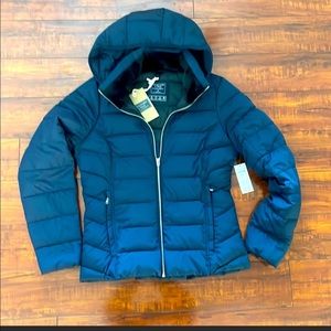 🆕. A&F Packable Coat